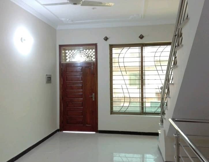 Spacious House Is Available For Rent In Ideal Location Of G-10/4 4