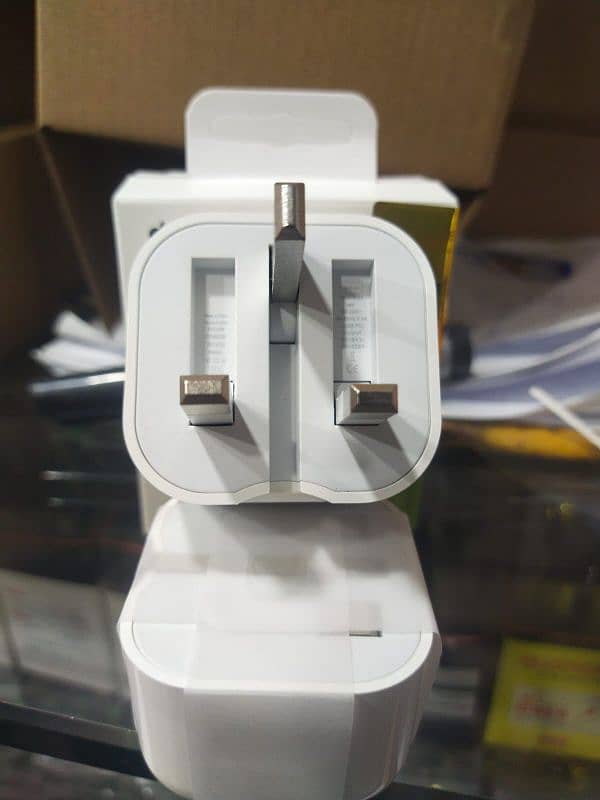 I Phone Orignal Charger available 7