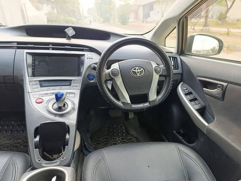 Toyota Prius 2014 6