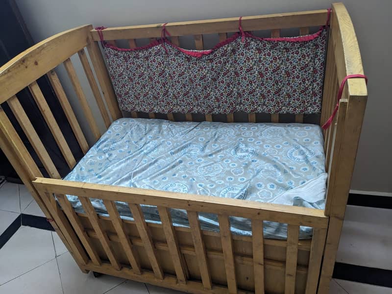 Kid wooden bed 1