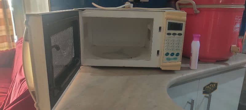 microwave oven 1