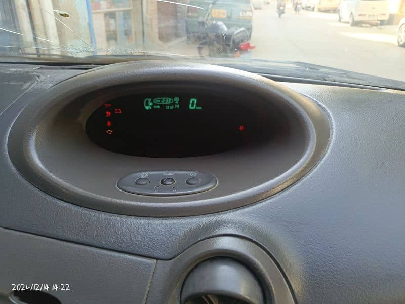 Toyota Vitz 2002/2005 8