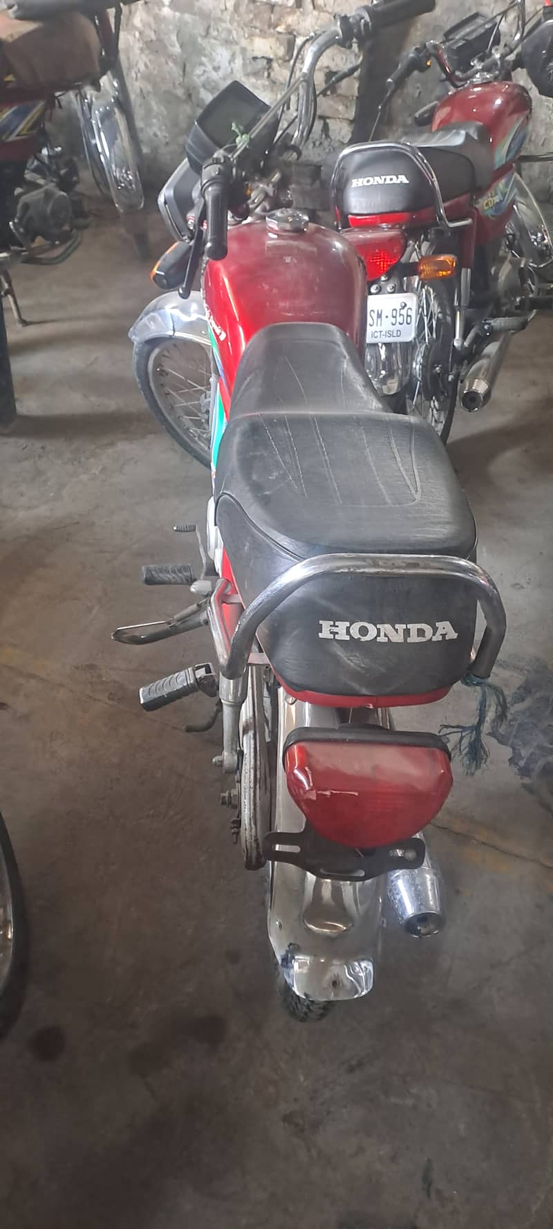 Honda CD 70 2018 3