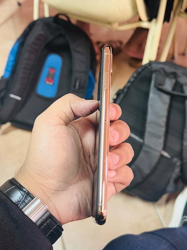 Iphone xs max 64gb pta approved 0