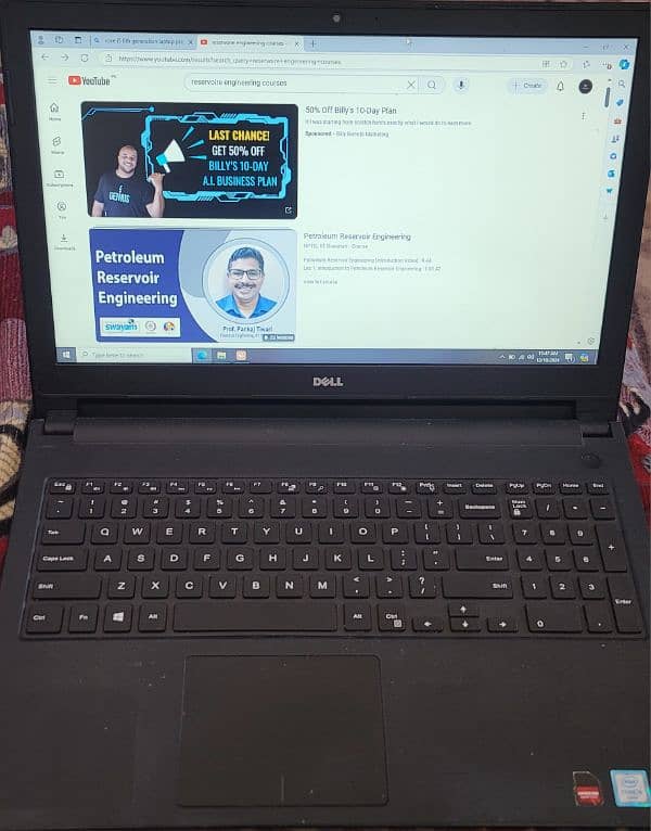 dell laptop core i5 6th generetion with 300GB harddisk . 8gb Ram . 0