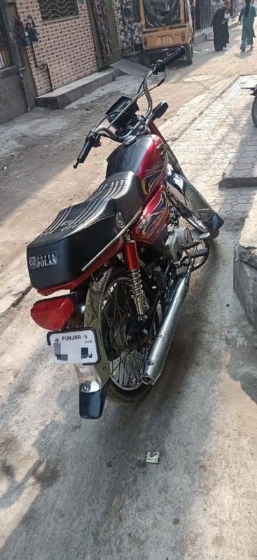 UNIETED BIKE 70cc 1