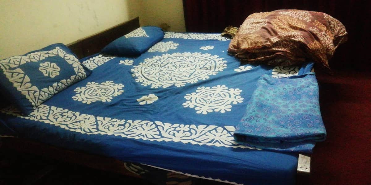 2 beds for urgent sale 1