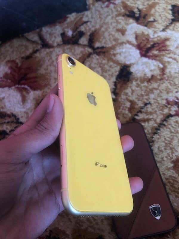 iPhone XR waterpack 10condition jv 64gb 80 health one hand use 1