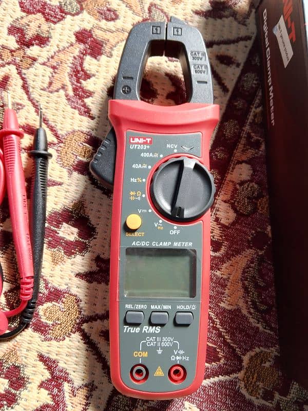 Unit 203+ Ac Dc Clamp meter 2