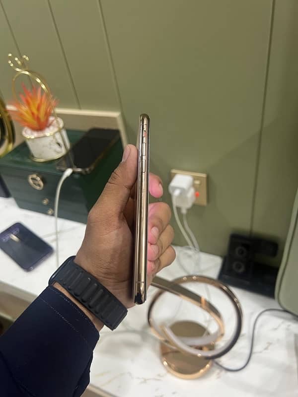 Apple iPhone XS 256GB 4