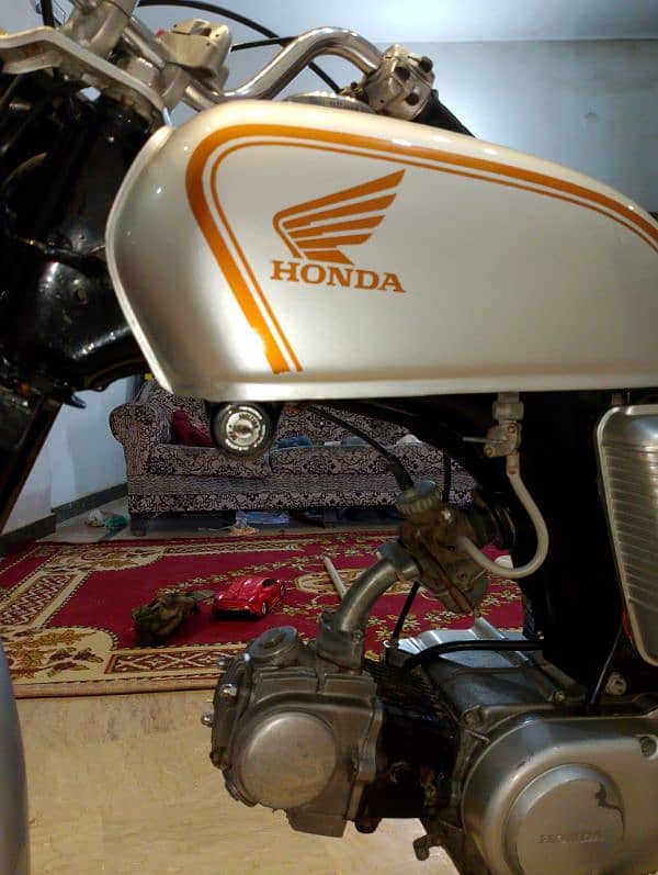 HONDA CD 70 point original made in Japan nut to nut genion seald engin 5