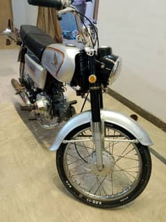 HONDA CD 70 point original made in Japan nut to nut genion seald engin