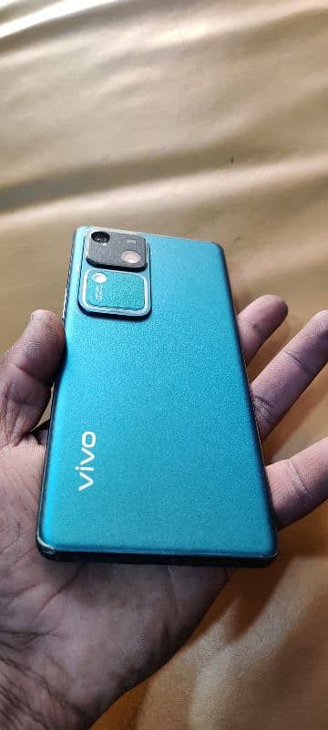 Vivo v 30 0