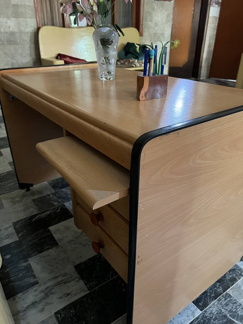 Office table for sale 2