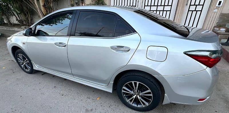 Toyota Corolla Altis 2017 3