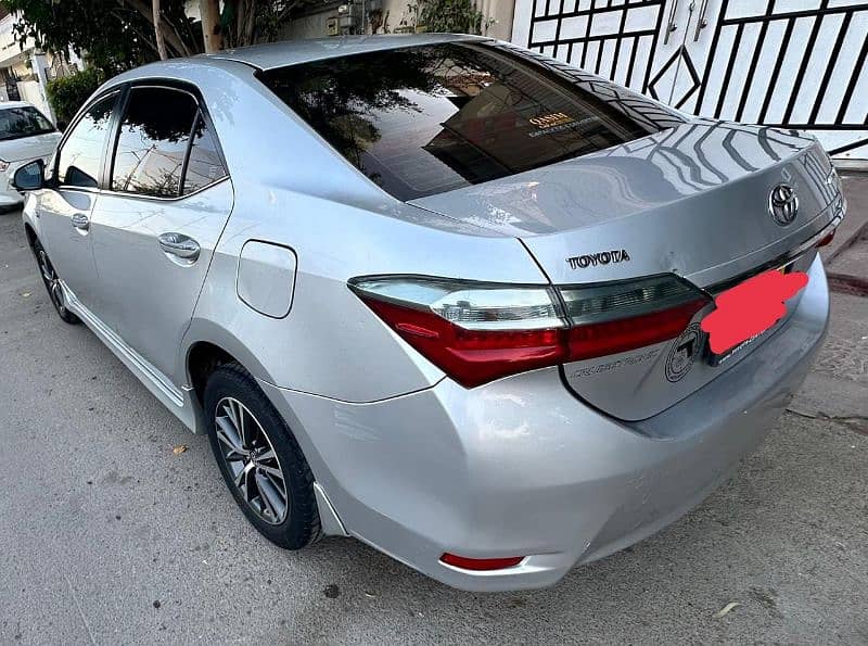 Toyota Corolla Altis 2017 11