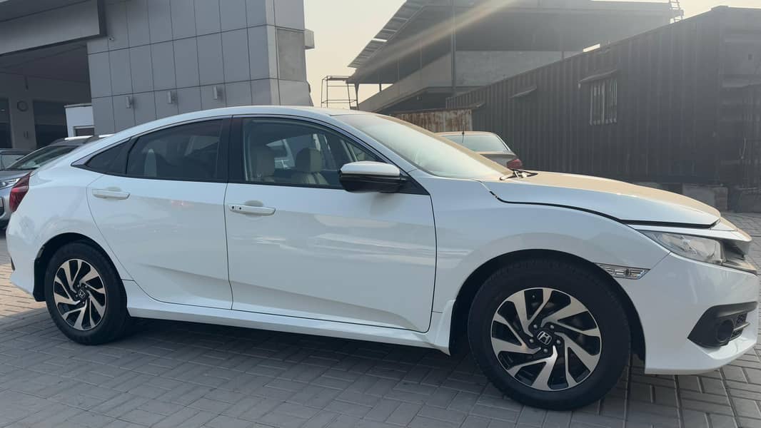 Honda Civic Oriel 1.8 i-VTEC CVT 2018 2