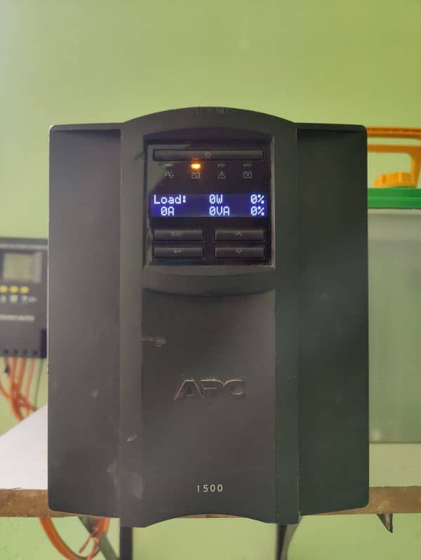 APC UPS 1500 Digital Display 0