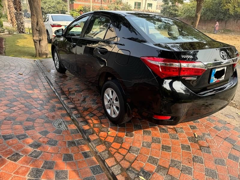 Toyota Corolla Altis 2017 Auto 7