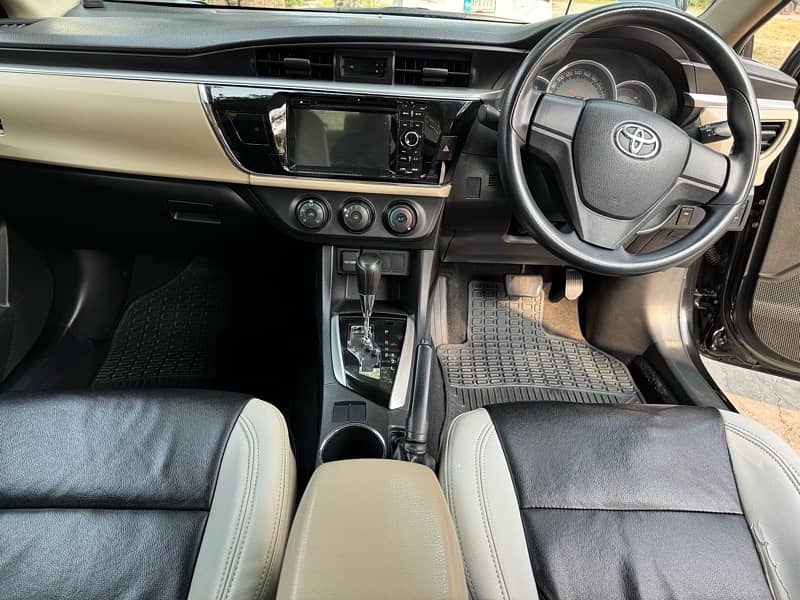 Toyota Corolla Altis 2017 Auto 11