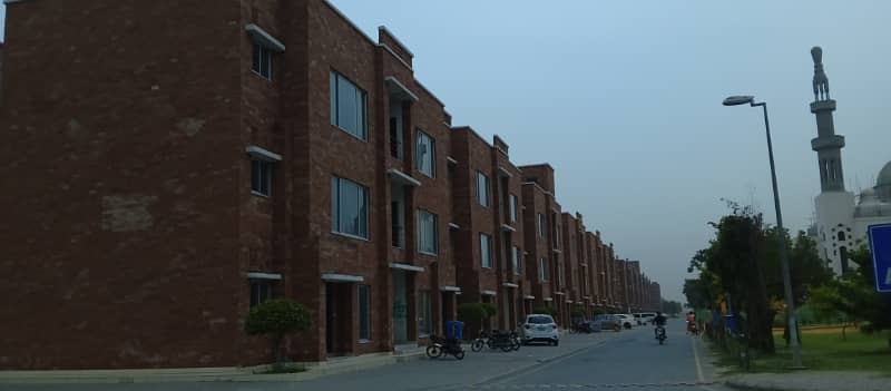 9.33 Marla Corner Plot For Sale in Eatern Extension Block Phase 1Bahria Orchard Lahore. 8