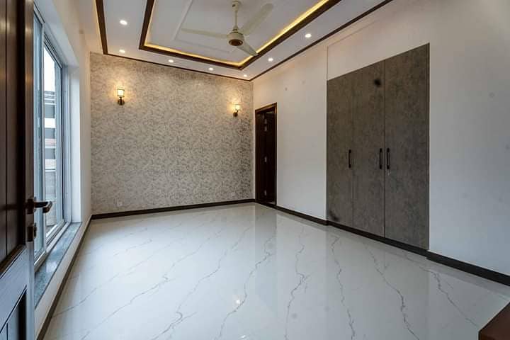 One Kanal House available For Sale prime Location Near park 3