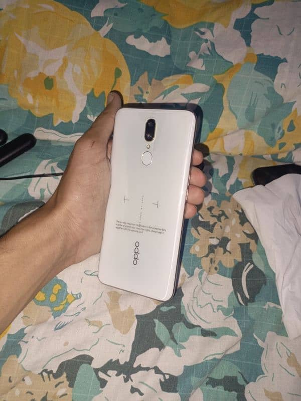 oppo f11 1