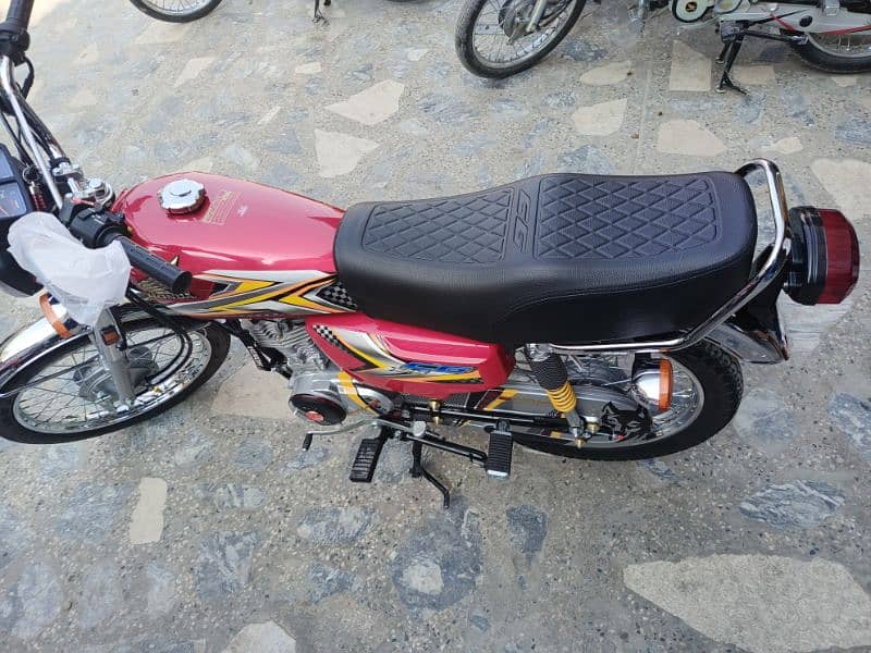 Honda CG125 8