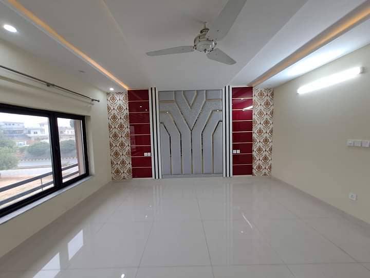 One Kanal House Available For Sale Prime Location 3