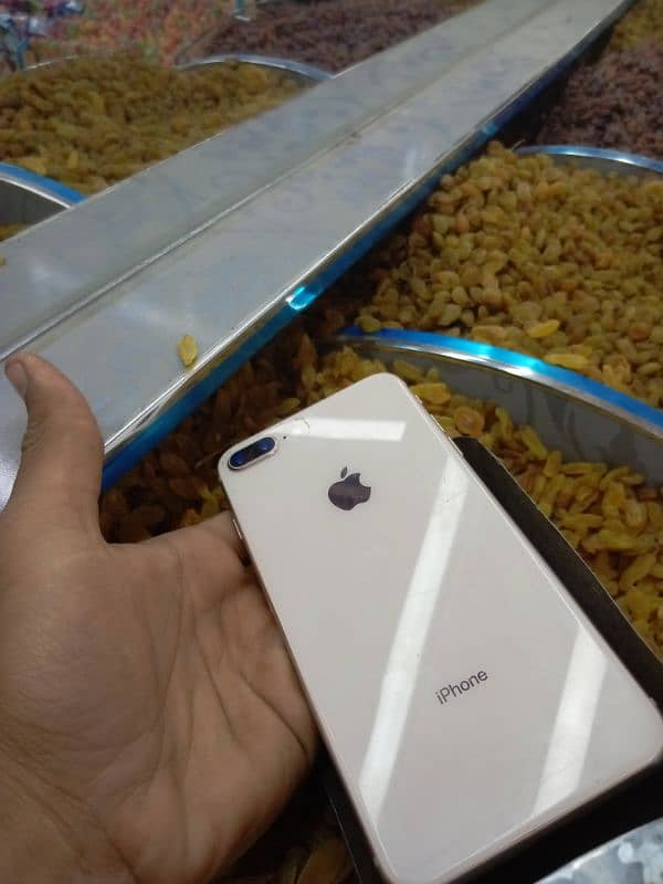 iphone 8 plus 3