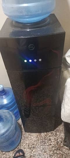 water dispenser with fridge