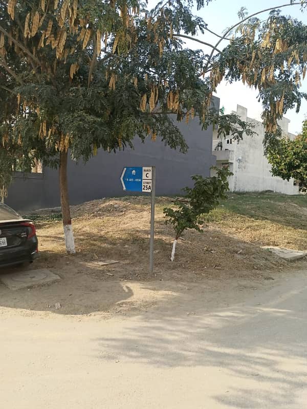 8 marla solid corner plot for sale in B-17 islamabad 8