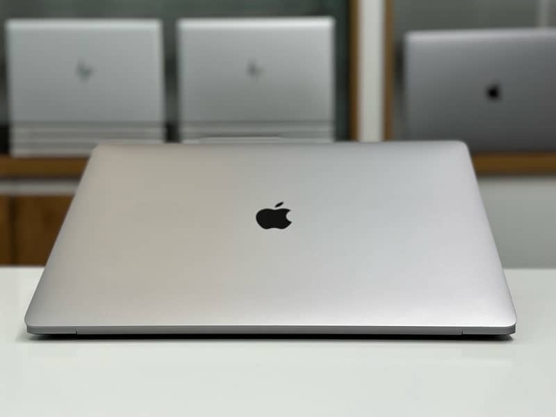 MACBOOK PRO 2019 !! 16-inch !! CORE-i7 !! 32 GB RAM !! 1 TB SSD 2