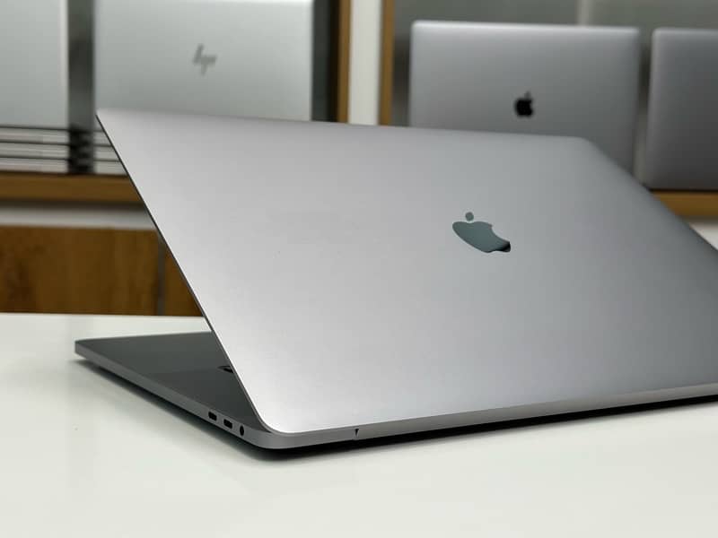 MACBOOK PRO 2019 !! 16-inch !! CORE-i7 !! 32 GB RAM !! 1 TB SSD 4