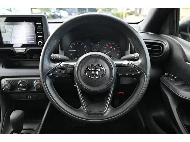 Toyota Yaris Hatchback X 2021 5