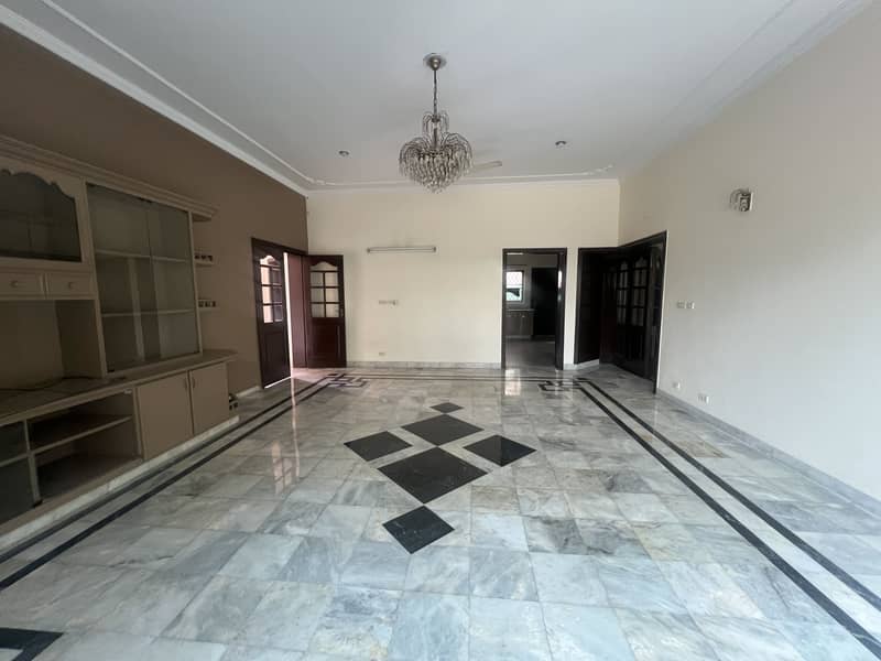 Separate Gate 4 Car Parking 1 KANAL Lower Portion Available For Rent In Phase 4 DHA LAHORE 5