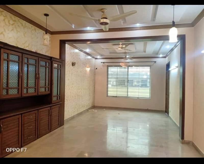 I-8/2 KANAL GROUND PORTION 3 BED ATTACHED BATHS NEAR TO SHIFA HOSPITAL & KACHNAR PARK 5