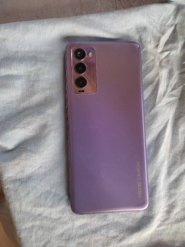 iam selling Tecno camon 18t 6