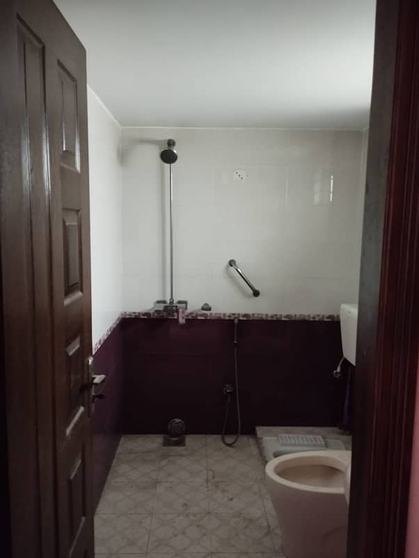 10 Marla Used House For Sale In Wapda Town 14