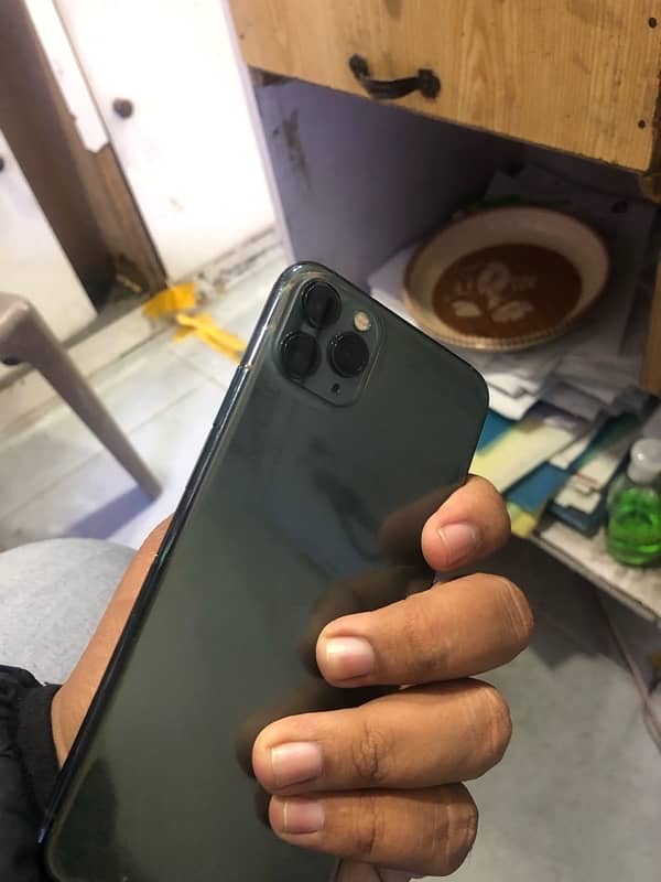 I phone 11 pro max 64GB factory unlock 2