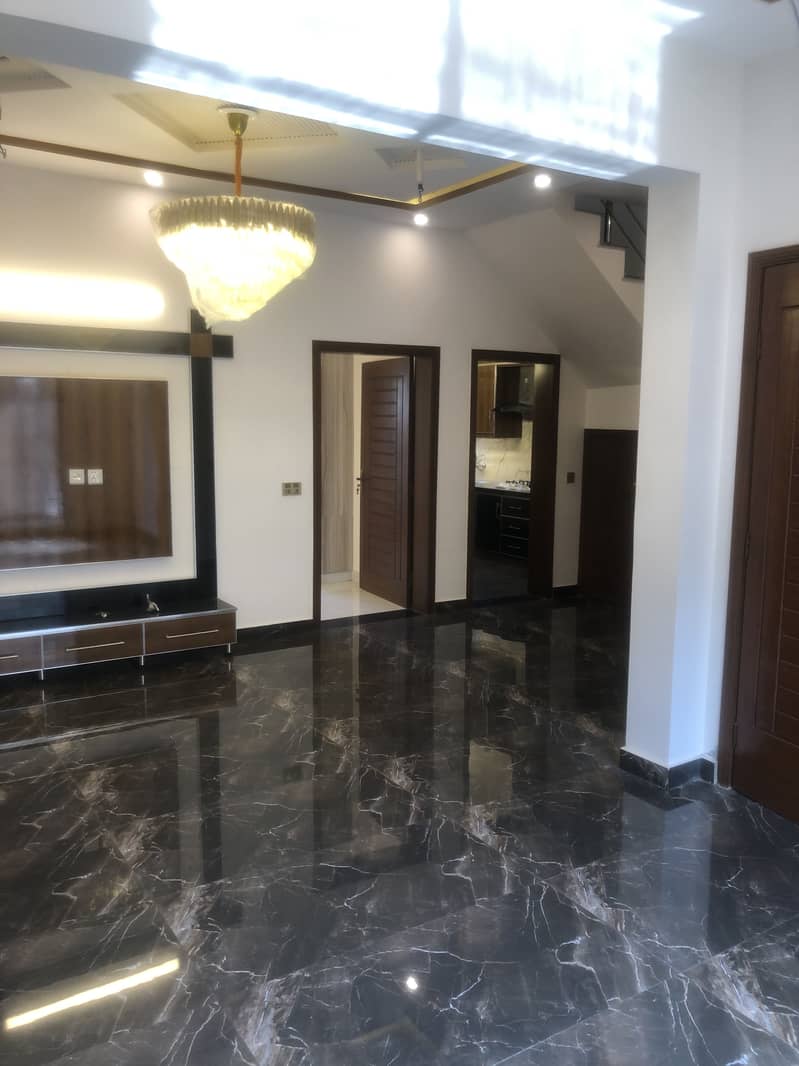 5 MARLA HOUSE FOR SALE IN KHAYABAN-E-AMIN 2