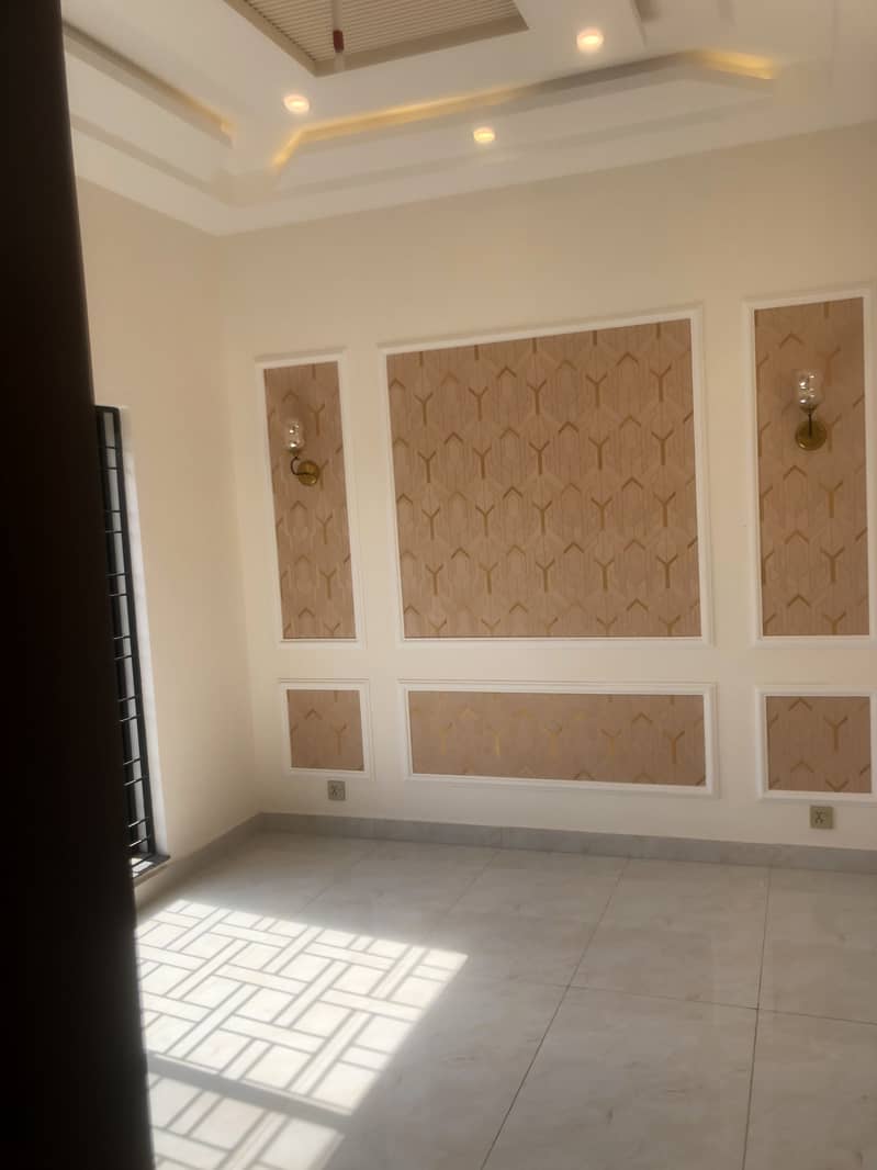 5 MARLA HOUSE FOR SALE IN KHAYABAN-E-AMIN 14