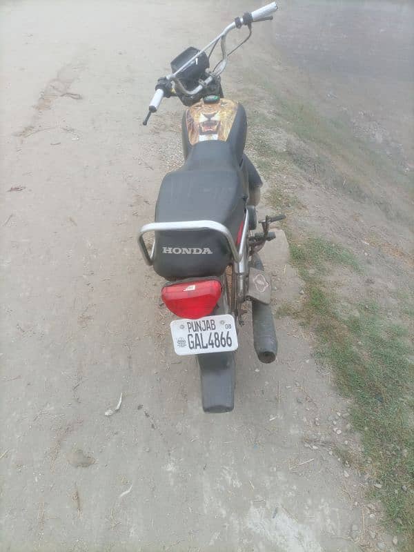 bike all ok hai koi masla n 6 mdl hai 8 ka nmbr lga hua hai 8