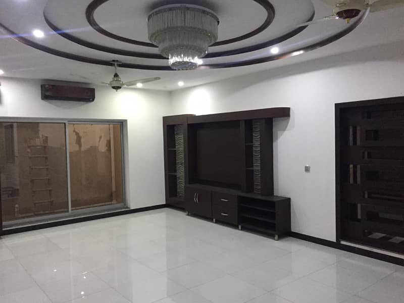 Brand New 1 Kanal Luxury House Available For Rent in Jasmine Block Bahria Town Lahore Rejected (Request By AM) 9