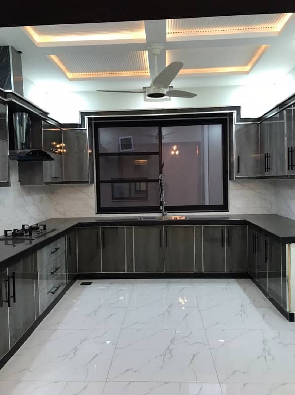 10 Marla House For Sale In Chambelli Block Bahria Town Lahore 2