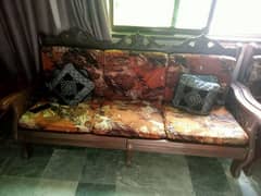 sofa set wood wala for sale good condition wood bi boht achi wali