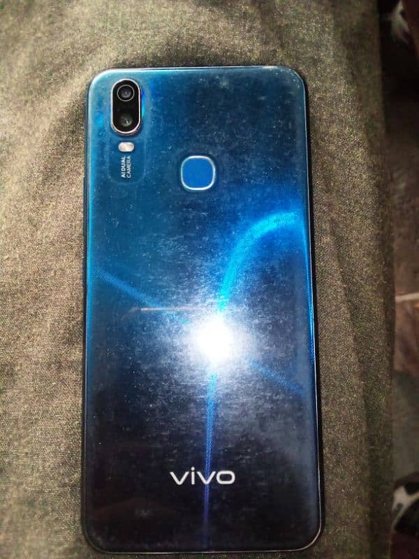 Vivo Y 11  with box and charger 4