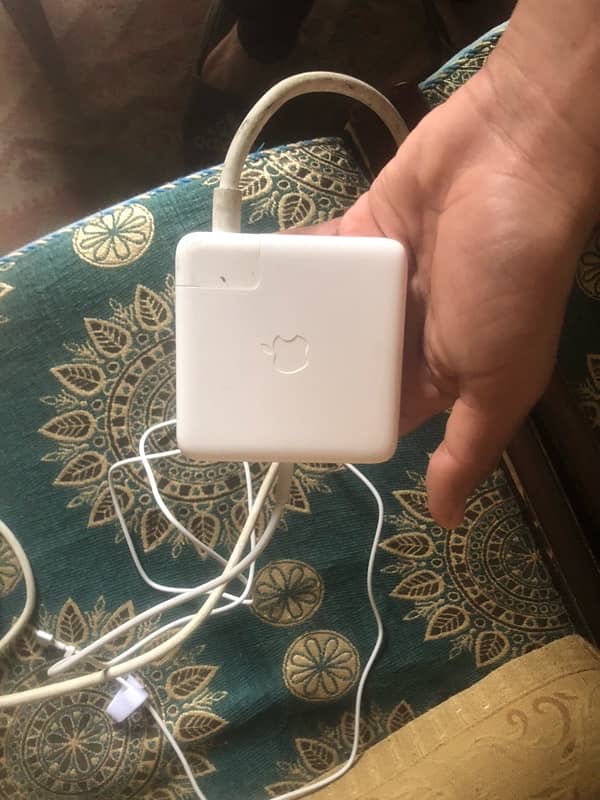 Original MacBook Charger 2