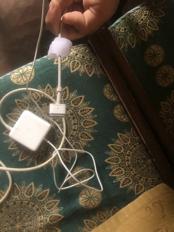 Original MacBook Charger 3