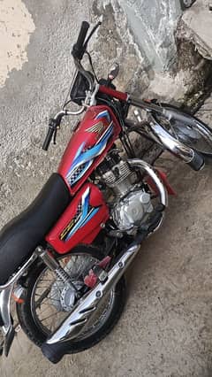 Honda 125 for sale 23/24 h bike Mera name first first owner hai